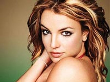 അടിവസ്ത്രമിടാതെ ബ്രിട്‌നി കാമുകന്റെ ഓഫീസില്‍