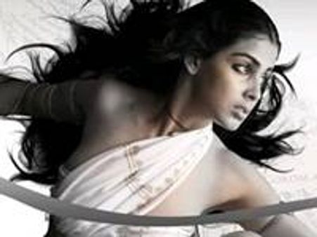 ഉറുമി: അറയ്ക്കല്‍ ആയിഷയായി ജെനീലിയ