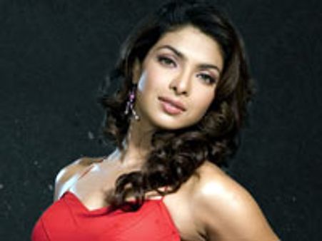 മോഹിപ്പിക്കുന്ന അധരങ്ങള്‍ പ്രിയങ്കയുടേത്