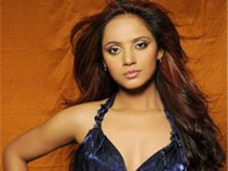 നീതു ചന്ദ്രയും 28 സിഗരറ്റും