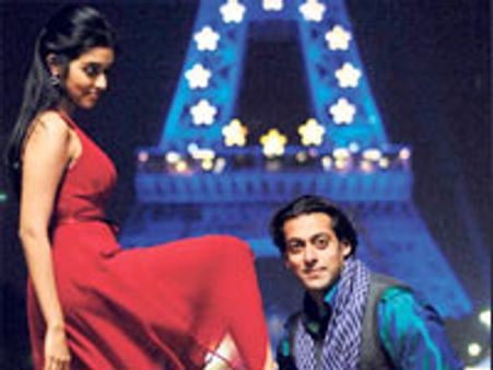 കാവലാന്റെ റീമേക്കിന് താത്പര്യമില്ലെന്ന് അസിന്‍