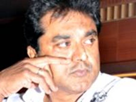 ശരത് കുമാര്‍ ഹിജഡയുടെ റോളില്‍