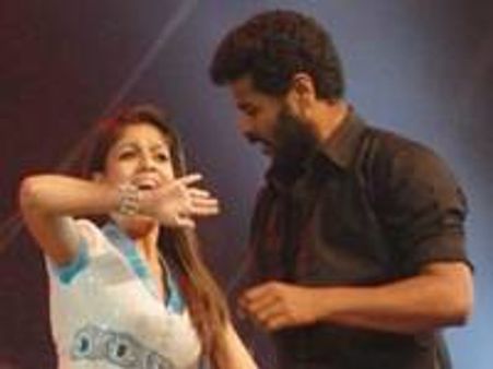 നയന്‍സ്-പ്രഭുദേവ ചുംബനചിത്രങ്ങള്‍ നെറ്റില്‍?