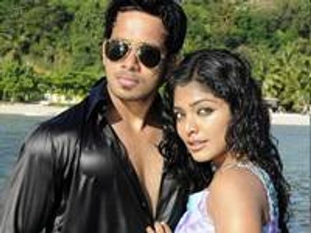 തമിഴില്‍ മുഖമില്ലാതെ റീമ!