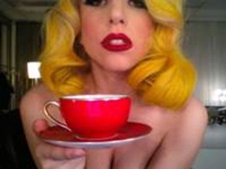 ഡിജിറ്റല്‍ മരണത്തിനൊരുങ്ങി ഗാഗയും കര്‍ദാഷിയാനും