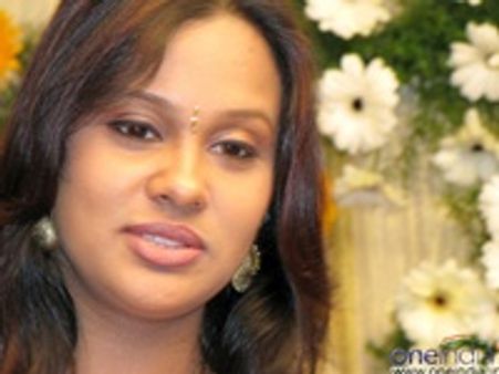 സീമയുടെ മകള്‍ക്ക് ഫേസ്‍ബുക്ക് വരന്‍