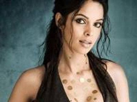 മല്ലികയെ വേണ്ടെന്ന് ബച്ചന്‍