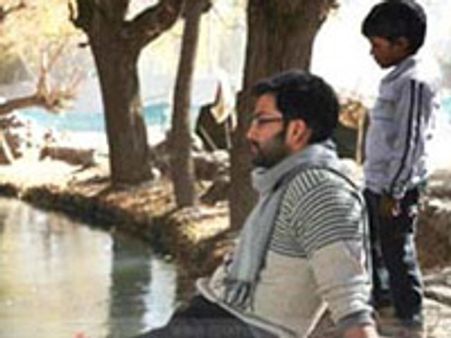 വീട്ടിലേക്കുള്ള വഴിയെടുക്കാന്‍ ആളില്ല