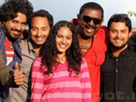 ടൂര്‍ണമെന്റ് ഹിറ്റാക്കാന്‍ ലാല്‍ ട്രിക്ക്