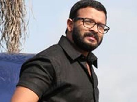 കോക്ക്‌ടെയിലിന്റെ ലഹരിയില്‍ ജയസൂര്യ