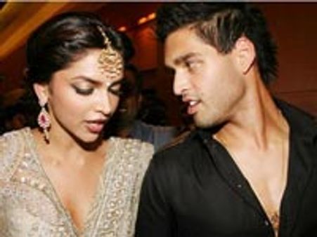 ദീപിക സിദ്ദാര്‍ദ്ധിനെ ചുംബിച്ചെന്ന് !!