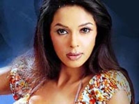 മല്ലിക ശെരാവത്ത് വീണ്ടും ഐറ്റം നൃത്തത്തില്‍