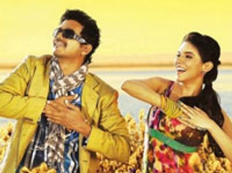 കാവലന്‍ ശ്രീലങ്കയിലും ഹിറ്റ്, അസിന്‍ ക്ലിക്ഡ്