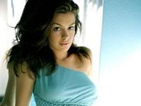 ബാറ്റ്മാന്‍ നായികയായി ആനി