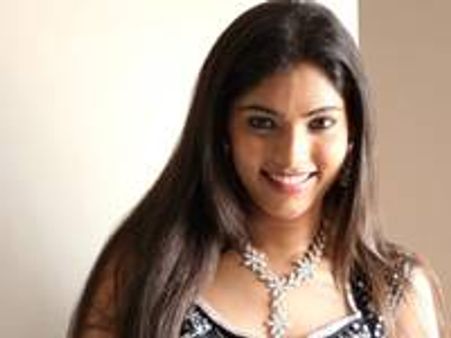 വിവാഹ ഗോസിപ്പ് മുക്തയ്ക്ക് പാരയായി