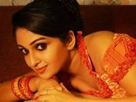 നയന്‍സ് ബന്ധുവാണെന്ന് മിത്ര കുര്യന്‍