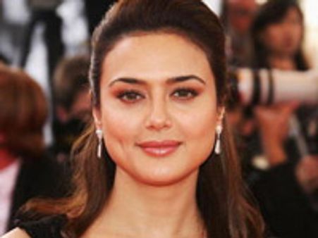 ടിവി ഷോ; പ്രീതി സിന്റ നമിച്ചു