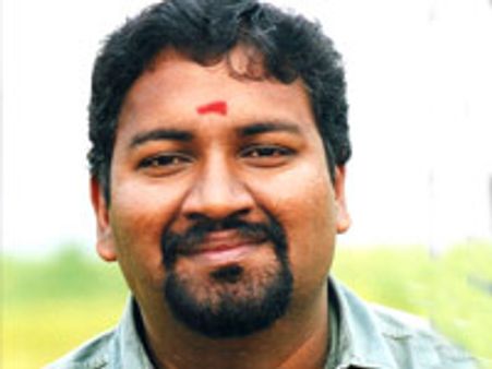 ട്രാഫിക് നിര്‍മാതാവിനെതിരെ സംവിധായകന്‍