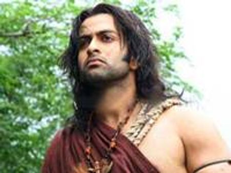 ഹോളിവുഡ് സ്‌റ്റൈലില്‍ ഉറുമി പോസ്റ്റര്‍