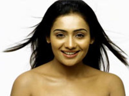 ഗ്ലാമര്‍ റോളുകളിലൂടെ മീര രണ്ടാമൂഴത്തിന്