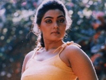 വിദ്യയ്‌ക്കെതിരെ സില്‍ക് സ്മിതയുടെ കാമുകന്‍