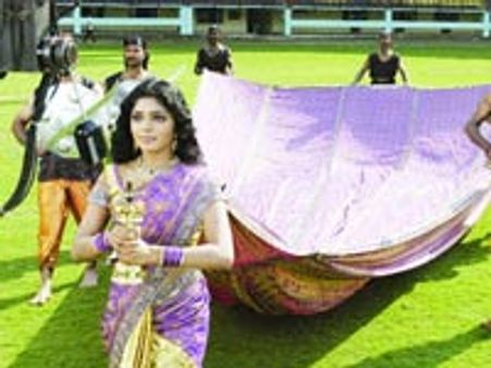 ഇന്‍ഡിയുടെ കളികള്‍ കൊച്ചിയില്‍ വേണം