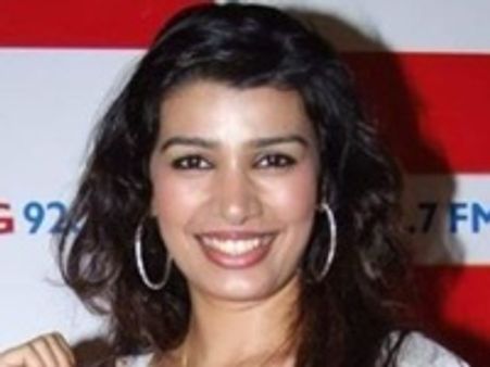 ഒറ്റ രാത്രി: മിങ്കിന് വാഗ്ദാനം ചെയ്തത് 15ലക്ഷം