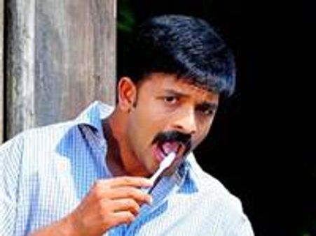 സര്‍ക്കാര്‍ ജോലി വില്‍ക്കാന്‍ ജയസൂര്യ