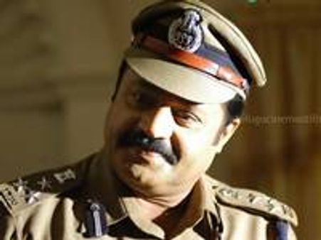 പിണക്കം മാറിയില്ല; കിങ് Vs കമ്മീഷണര്‍ ഉപേക്ഷിച്ചു