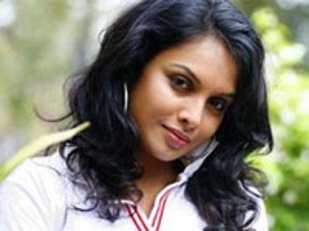ജ്യോതിര്‍മയി ഡൈവോഴ്സ് നോട്ടീസില്‍ ഒപ്പിട്ടു