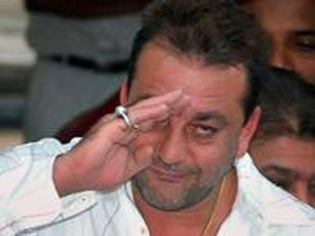 സഞ്ജയ് ദത്തിന് വാറന്റ്