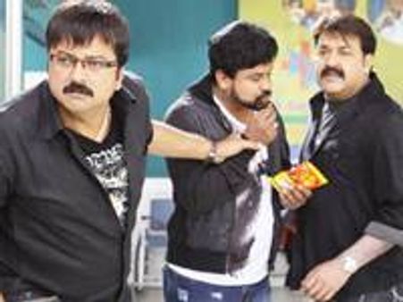 വിഷുവിന് ചിരിപ്പടക്കമാവാന്‍ ചൈനാ ടൗണ്‍