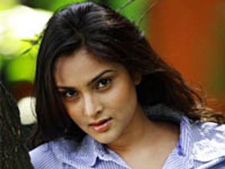 രാഹുല്‍ ക്ഷണിച്ചു; ദിവ്യ യൂത്ത് കൊണ്‍ഗ്രസില്‍