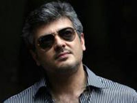 അജിത്തിന് ഫാന്‍സിനെ വേണ്ട!