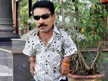 കുഞ്ഞേട്ടനായി ഗിന്നസ്പക്രു