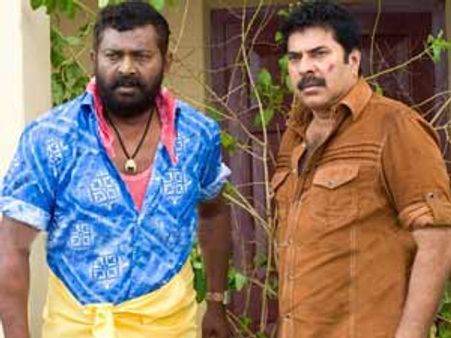 കോബ്ര വരുന്നത് കോമഡിയുടെ അകമ്പടിയോടെ