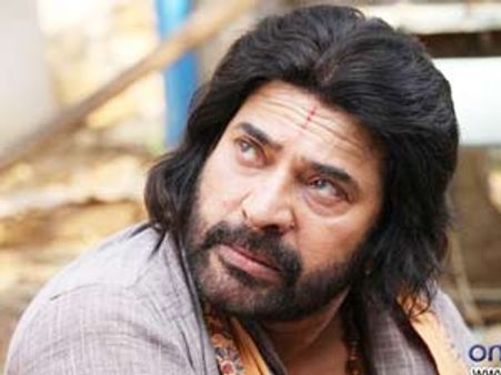 ആദാമിന് മമ്മൂട്ടി വഴിമാറിക്കൊടുത്തു