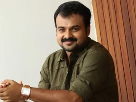 ചാക്കോച്ചന് ഹാഫ് സെഞ്ച്വറി