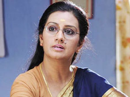 മേനക തിരിച്ചുവരുമ്പോള്‍