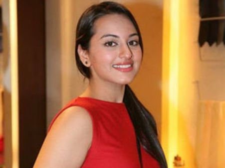 കമല്‍ ചിത്രത്തില്‍ നിന്നും സോനാക്ഷി പിന്‍മാറി