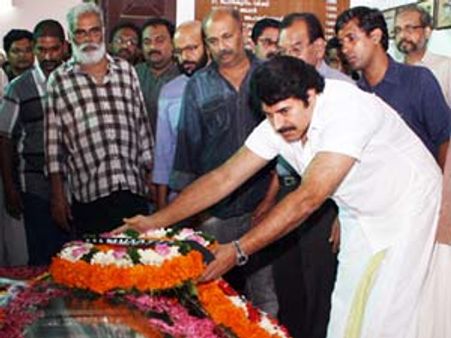 മമ്മൂട്ടി ആരാധകര്‍ സംവിധായകനെ കയ്യേറ്റം ചെയ്തു