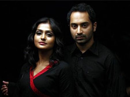 ചാപ്പ കുരിശില്‍ രമ്യയുടെ ചൂടന്‍ ചുംബനം