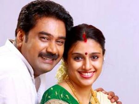 എന്തുകൊണ്ട് നടിമാര്‍ക്ക് പാടില്ല?