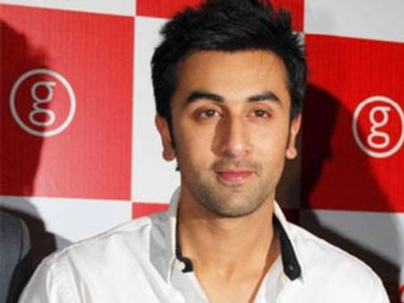 ആരാധികമാരുടെ പട; രണ്‍ബീര്‍ ടോയ്‌ലറ്റില്‍ കുടങ്ങി!