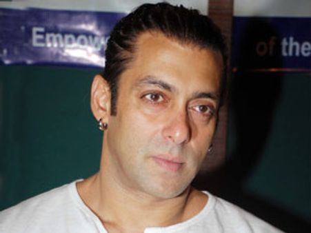 മന്യതയുടെ പാര്‍ട്ടിയില്‍ സല്ലുവിന്റെ തല്ല്