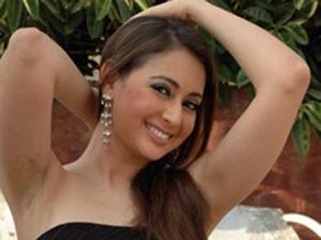 പൊതുവേദിയില്‍ അടിവസ്ത്രമില്ലാതെ പ്രീതി