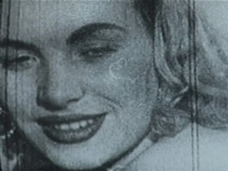 മര്‍ലിന്റെ വിവാദ സെക്‌സ് ടേപ്പ് ലേലത്തിന്