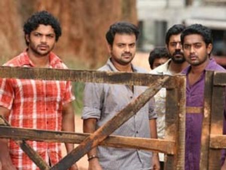 കളിയില്‍ കാര്യവുമായി സെവന്‍സ്