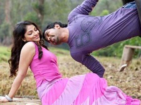 സാള്‍ട്ട് ആന്റ് പെപ്പര്‍ വ്യാജന്‍ സൂപ്പര്‍ഹിറ്റ്