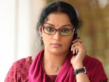 ആക്ട്രസില്‍ സംവിധായികയായി ശ്വേത മേനോന്‍